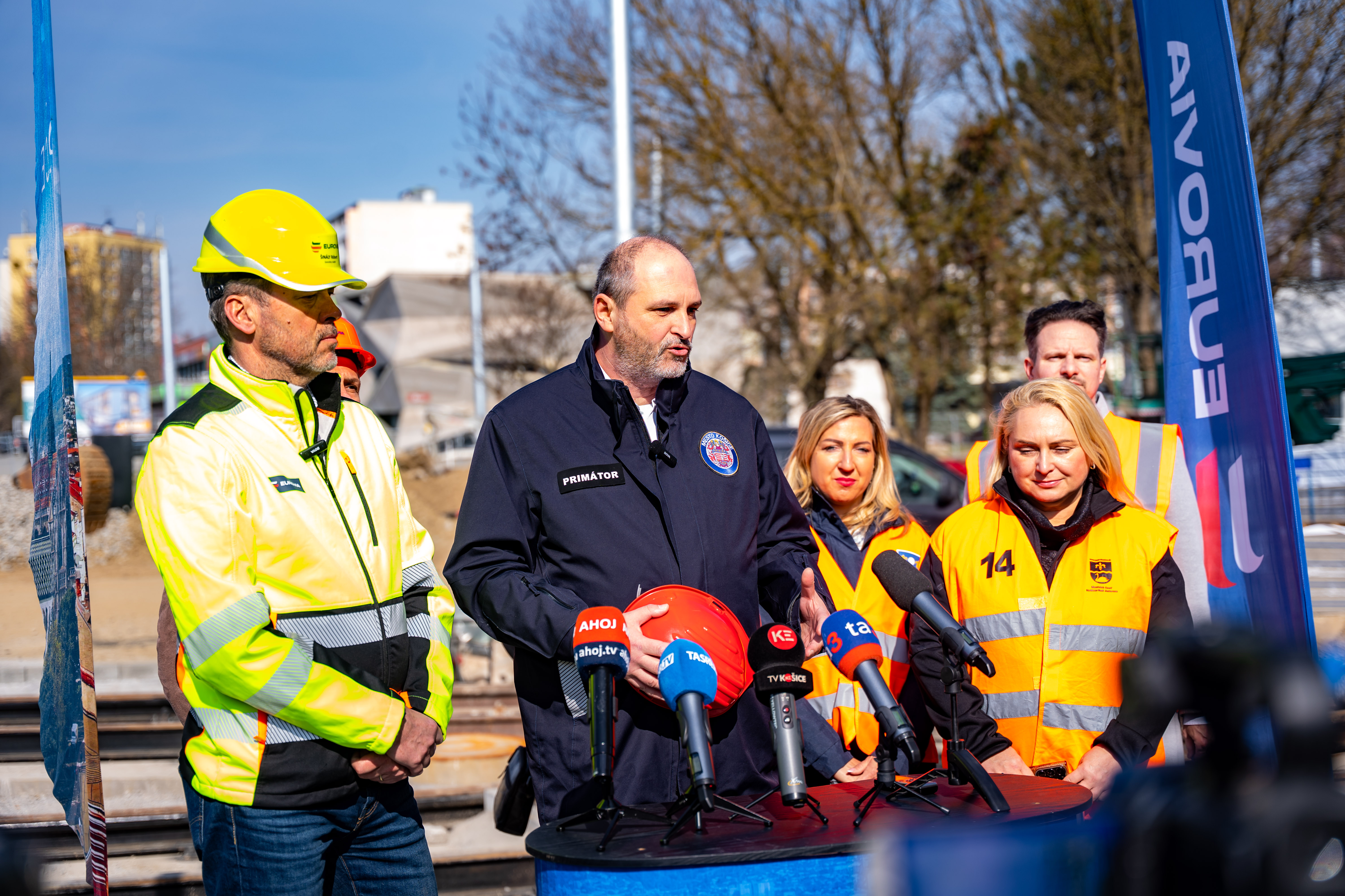 Tlacovy brifing - Modernizacia elektrickovych trati MET 2-1